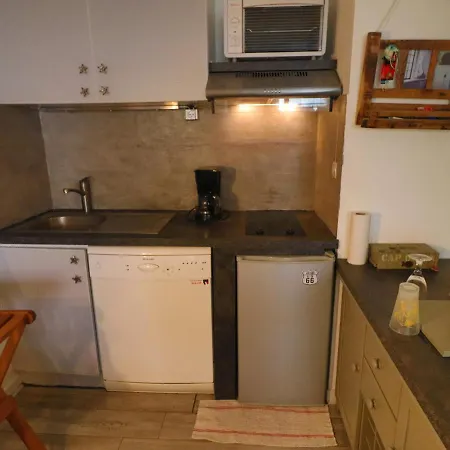 Apartment T2 Climatise Avec Loggia Et A - Fr-1-472a-267 *